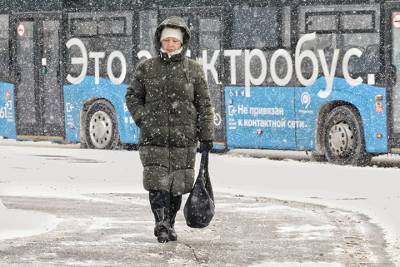 Синоптики пообещали снег и гололед в Москве 20 марта