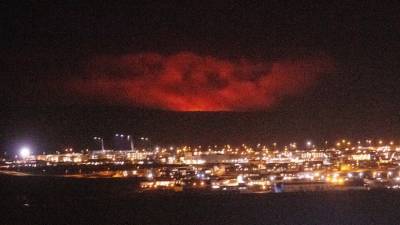 В Исландии извергается вулкан