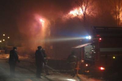 В результате крупного пожара в Сургуте пострадали семь человек