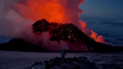 Видео из Сети. Вулканы проснулись: по миру прокатилась волна извержений