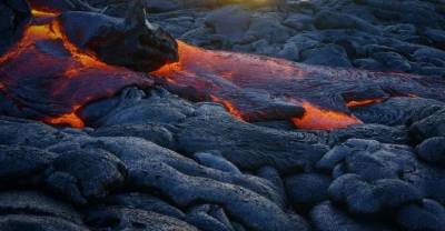 Шесть тысяч лет сна: в Исландии началось мощное извержение вулкана (+видео)