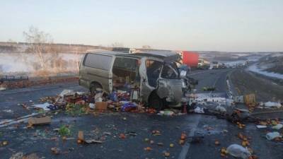Микроавтобус попал в ДТП на трассе "Сибирь", есть жертвы
