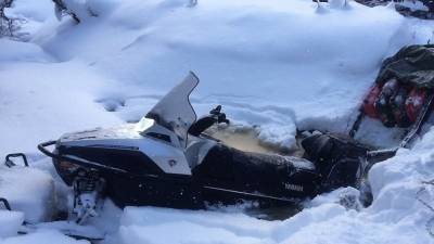 Житель Саратовской области едва не погиб при возвращении с рыбалки на снегоходе