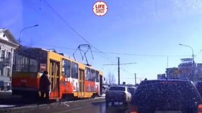 Трамвай поехал без водителя по Красноармейскому проспекту Барнаула