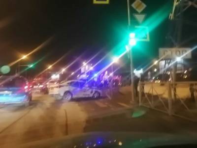 Три человека оказались в больнице после ДТП с полицейской машиной в Петербурге