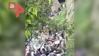13 человек погибли при падении автобуса в ущелье на Шри-Ланке