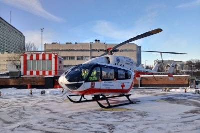 Спасатели доставили мужчину в больницу на вертолете в Новой Москве