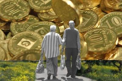 Шмыгаль обещает поднять пенсии в два-три раза: кому из украинцев можно радоваться