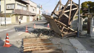 Мощное землетрясение произошло в Японии, объявлена угроза цунами