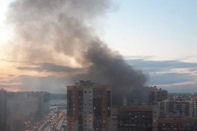 Пожарные не могли проехать на тушение возгорания в Приморском районе