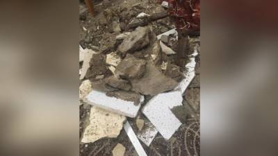 Два школьника пострадали при обрушении потолка в Троицке