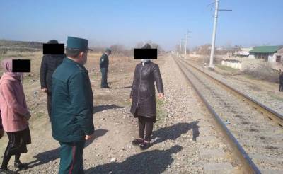 В Самаркандской области погиб школьник. Его сумка зацепилась за проезжающий товарный поезд
