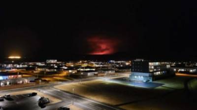 В Исландии началось извержение вулкана: впечатляющие кадры (ФОТО)