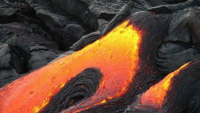 Вулканолог объяснил безвредность извержения Фаградалсфьяля в Исландии