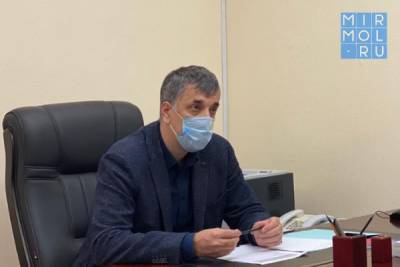 Руководитель Главного бюро МСЭ по РД Шамиль Рамазанов прошёл вакцинацию от коронавируса