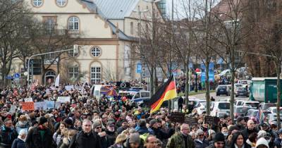 Протест против карантина в германском Касселе перерос в столкновения