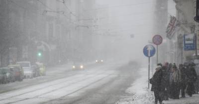 Желтое предупреждение: Латвию "накроет" дождь со снегом, возможна метель