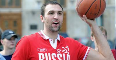 В Москве таксист сбил известного баскетболиста Никиту Шабалкина