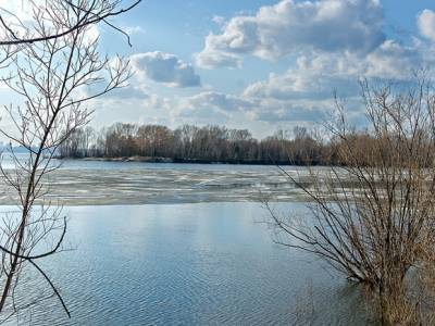 В Краснодарском крае в реку упала УАЗ с семьей — двое из пяти человек погибли, пропал ребенок