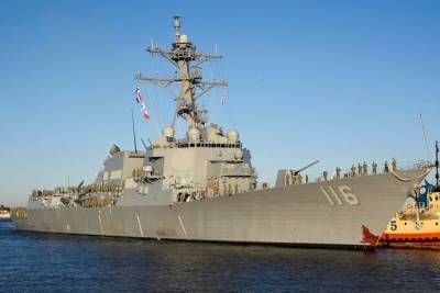Черноморский флот взял под наблюдение американский эсминец
