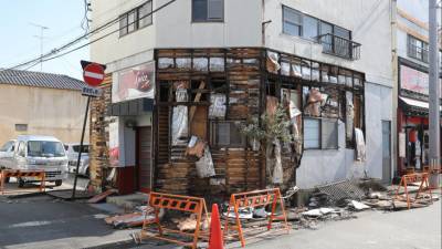 В Японии в результате землетрясения пострадали не менее восьми человек
