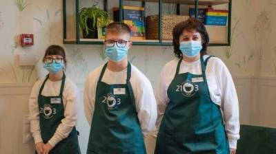 В Броварах открыли кофейню, где работают люди с синдромом Дауна