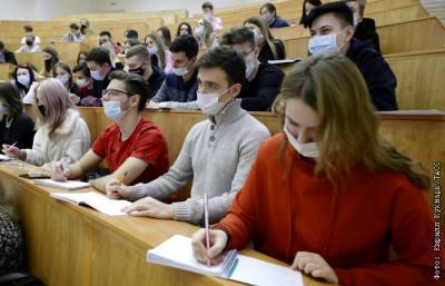 Минобрнауки разрешило студентам из эпидемиологически благополучных стран вернуться на учебу в РФ