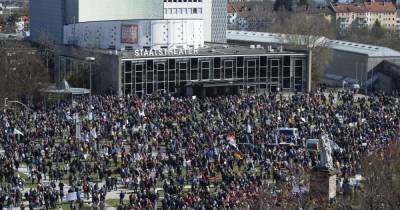От Болгарии до Великобритании: по Европе прокатилась волна антикарантинных протестов