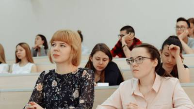Минобрнауки разрешил некоторым иностранным студентам вернуться в Россию