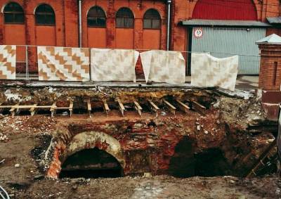 В центре Москвы при реконструкции Крутицкой набережной раскопали древние своды