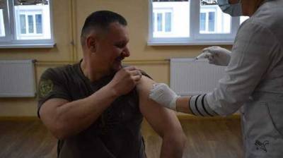 В Сухопутных войсках ВСУ начался первый этап вакцинации