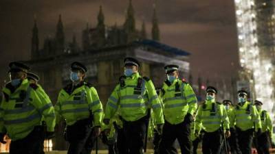 В Лондоне более 30 человек задержаны на акциях против карантина