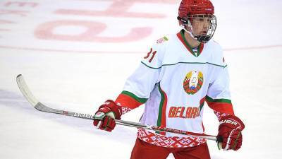Сына Лукашенко удалили в ходе хоккейного матча за «грязную игру»