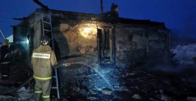 Трое мужчин погибли при пожаре в частном доме под Новосибирском