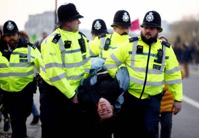 В Лондоне на митинге против карантина задержаны более 30 человек