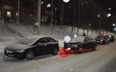 В Ухте водитель Audi «затормозил» об припаркованную иномарку