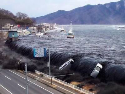 Растет число пострадавших после мощного землетрясения в Японии