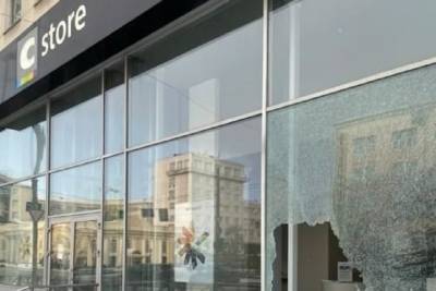 В центре Екатеринбурга ограбили магазин Apple