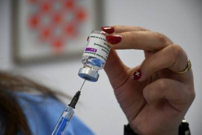 Поляки массово отказываются вакцинироваться AstraZeneca