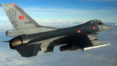 Турция возобновила авиаудары по районам курдов в Сирии