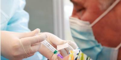 Первую прививку против COVID-19 в Украине получили уже более 108 тысяч людей