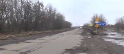 На Луганщине начали ремонтировать дорогу между Лисичанском и Попасной (видео)