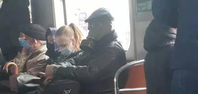 В сеть выложили курьезное фото необычного пассажира метро