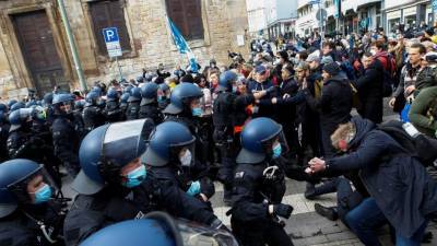 Полиция остановила многотысячную демонстрацию противников карантина в Касселе