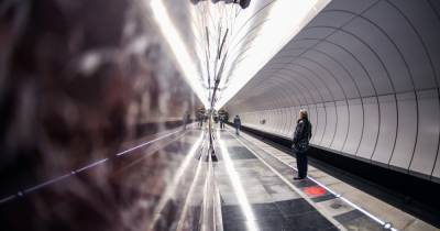 Пассажир упал на рельсы в московском метро