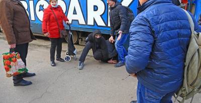 В трамвае в Одессе мужчина распылил газовый баллончик в лицо пенсионеру - ТЕЛЕГРАФ
