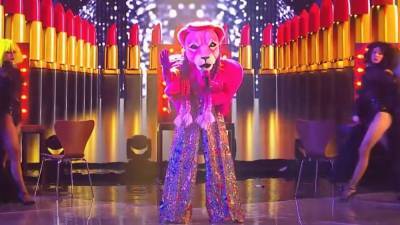 Прохор Шаляпин заявил, что знает имя участника шоу "Маска" в костюме Розовой Пантеры