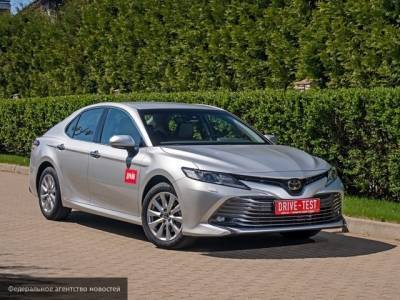 Toyota анонсировала обновленный седан Toyota Camry для России