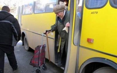 В Херсоне водитель троллейбуса вытолкнул пенсионерку из салона: 73-летняя женщина в больнице