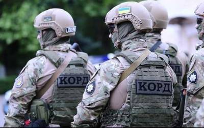 Подробиці озброєного захоплення магазину в Кременчуці та відео дій поліції